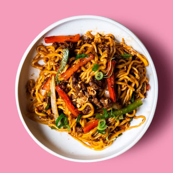 Beef Stir Fried Noodle with Black Pepper Sauce 牛肉丝黑椒酱炒面